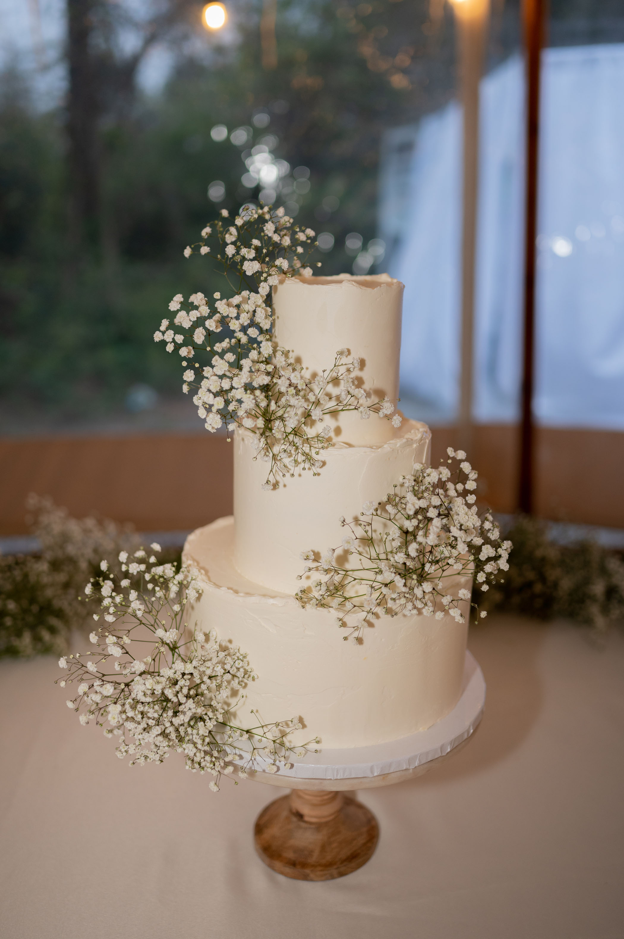 Minimalistic Baby's Breath Wedding at Meadowlark 1939 in Atlanta