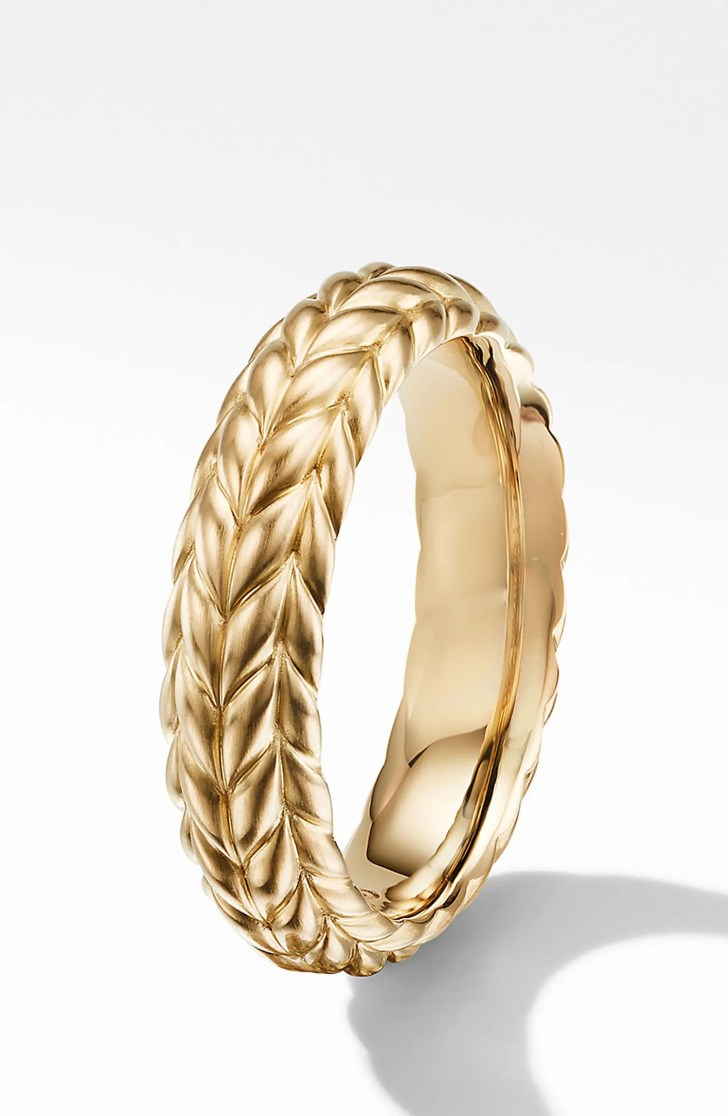 braided chevron 18K yellow gold wedding band